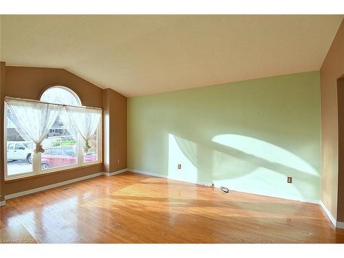 689 Penny Lane, Burlington, ON - Indoor Photo Showing Other Room