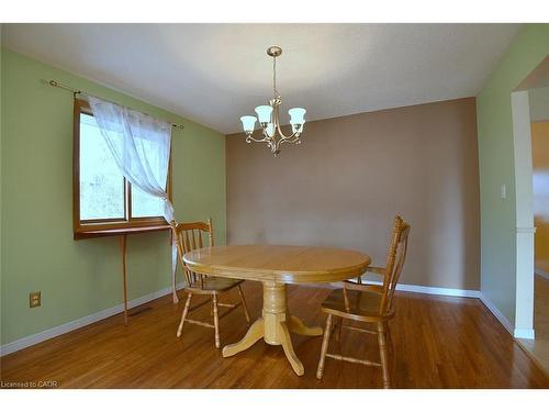 689 Penny Lane, Burlington, ON - Indoor Photo Showing Dining Room
