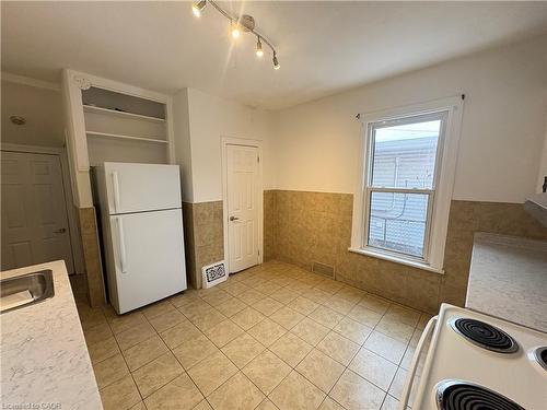 281 Wentworth Street N, Hamilton, ON - Indoor