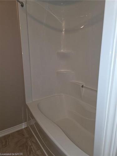 7 Glory Hill Road, St. Catharines, ON - Indoor Photo Showing Bathroom