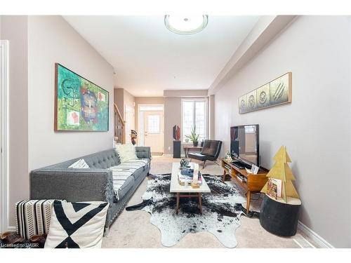 7 Glory Hill Road, St. Catharines, ON - Indoor Photo Showing Living Room
