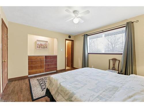 6780 Mcniven Road, Burlington, ON - Indoor Photo Showing Bedroom