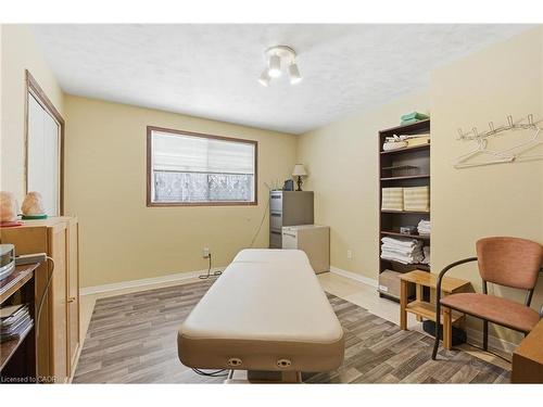 6780 Mcniven Road, Burlington, ON - Indoor