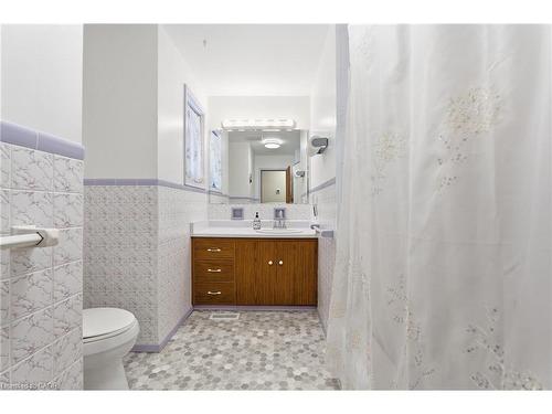 6780 Mcniven Road, Burlington, ON - Indoor Photo Showing Bathroom