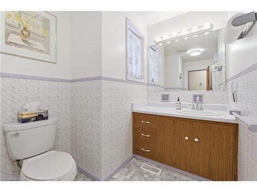 6780 Mcniven Road, Burlington, ON - Indoor Photo Showing Bathroom