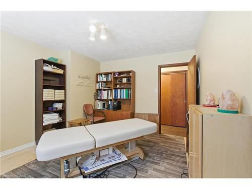 6780 Mcniven Road, Burlington, ON - Indoor