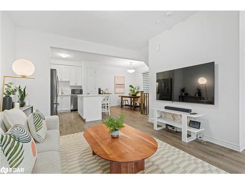 1254 Havelock Gardens, Milton, ON - Indoor Photo Showing Living Room