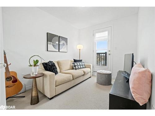1254 Havelock Gardens, Milton, ON - Indoor Photo Showing Living Room