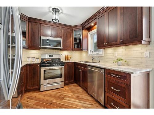 7 Birchway Place, Acton, ON - Indoor Photo Showing Kitchen