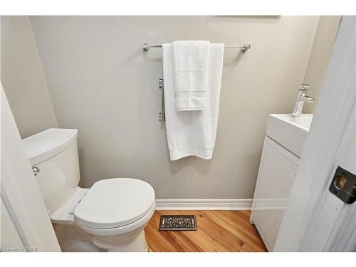 7 Birchway Place, Acton, ON - Indoor Photo Showing Bathroom