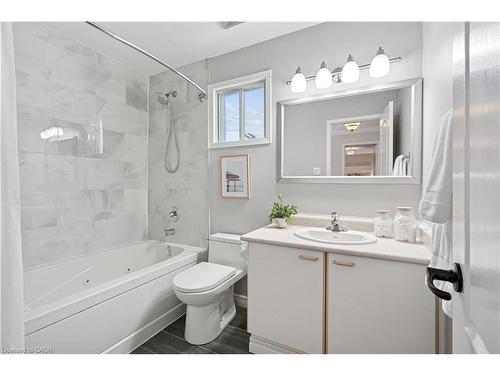7 Birchway Place, Acton, ON - Indoor Photo Showing Bathroom