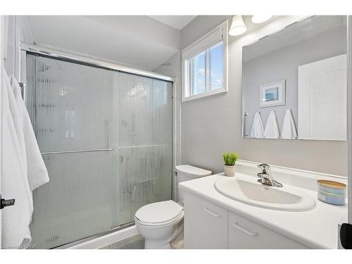 7 Birchway Place, Acton, ON - Indoor Photo Showing Bathroom