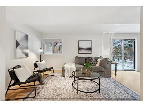 7 Birchway Place, Acton, ON - Indoor Photo Showing Living Room