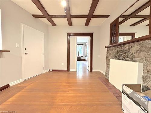 1-24 Burris Street, Hamilton, ON - Indoor Photo Showing Other Room