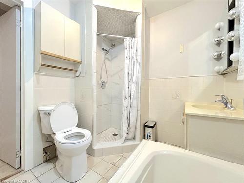 1-24 Burris Street, Hamilton, ON - Indoor Photo Showing Bathroom