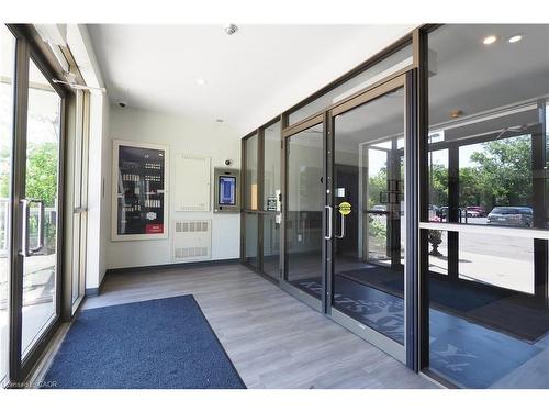 701-255 Keats Way, Waterloo, ON - Indoor Photo Showing Other Room