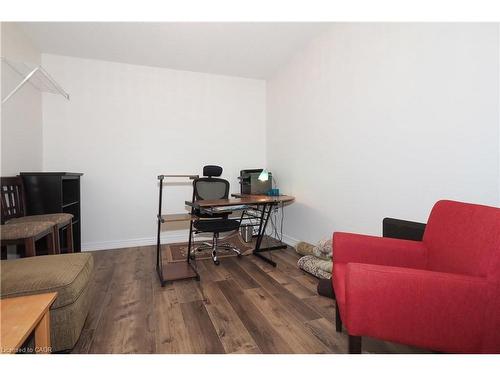 701-255 Keats Way, Waterloo, ON - Indoor Photo Showing Other Room