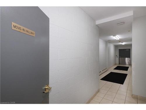 701-255 Keats Way, Waterloo, ON - Indoor Photo Showing Other Room