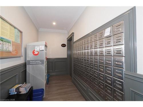 701-255 Keats Way, Waterloo, ON - Indoor Photo Showing Other Room