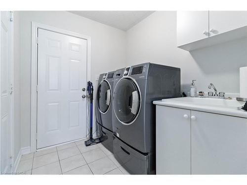 573 Gardenbrook Avenue, Oakville, ON - Indoor Photo Showing Laundry Room