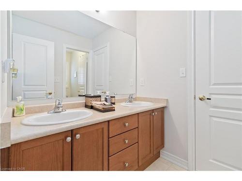 573 Gardenbrook Avenue, Oakville, ON - Indoor Photo Showing Bathroom