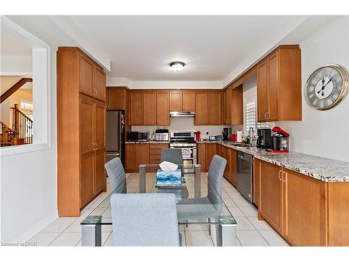 573 Gardenbrook Avenue, Oakville, ON - Indoor Photo Showing Kitchen