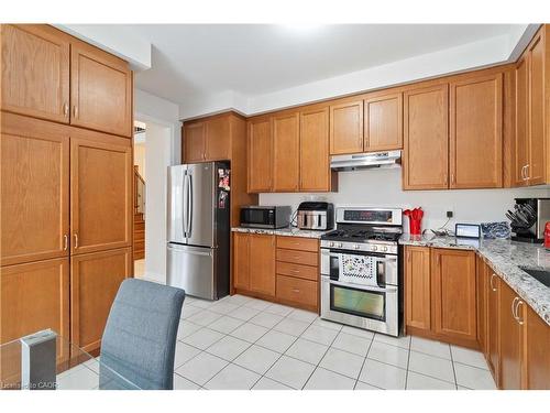 573 Gardenbrook Avenue, Oakville, ON - Indoor Photo Showing Kitchen