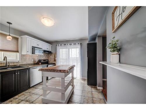 137 Liebler Street, Tavistock, ON - Indoor Photo Showing Kitchen