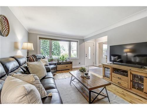 1216 De Quincy Crescent, Burlington, ON - Indoor Photo Showing Living Room