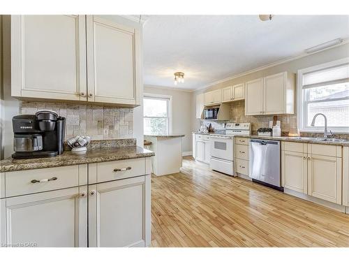 1216 De Quincy Crescent, Burlington, ON - Indoor Photo Showing Kitchen