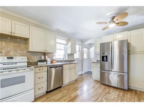 1216 De Quincy Crescent, Burlington, ON - Indoor Photo Showing Kitchen