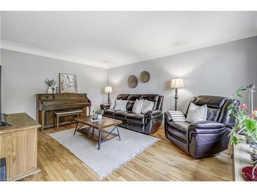 1216 De Quincy Crescent, Burlington, ON - Indoor Photo Showing Living Room