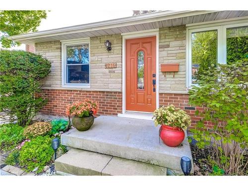 1216 De Quincy Crescent, Burlington, ON - Outdoor