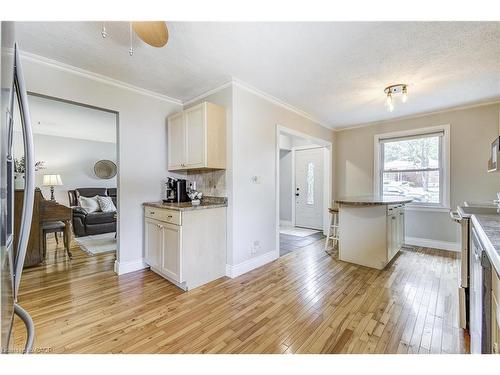 1216 De Quincy Crescent, Burlington, ON - Indoor Photo Showing Kitchen