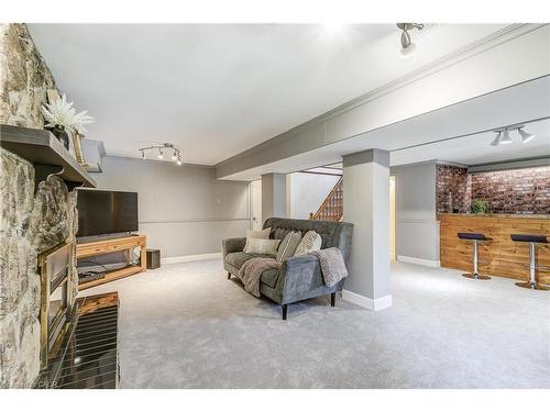 1216 De Quincy Crescent, Burlington, ON - Indoor