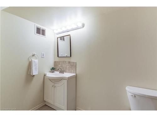 1216 De Quincy Crescent, Burlington, ON - Indoor Photo Showing Bathroom