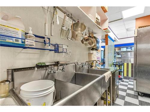 156 Dundas Street E, Paris, ON 