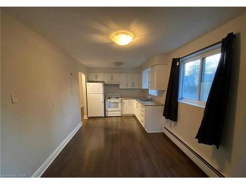 4-10 Main Street, Halton, ON - Indoor Photo Showing Kitchen