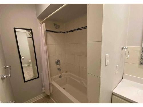 4-10 Main Street, Halton, ON - Indoor Photo Showing Bathroom