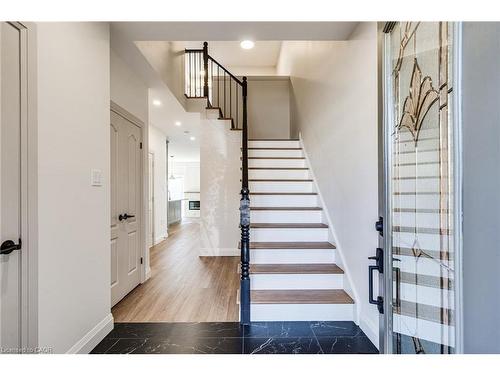 14 Olivia Place, Ancaster, ON - Indoor Photo Showing Other Room