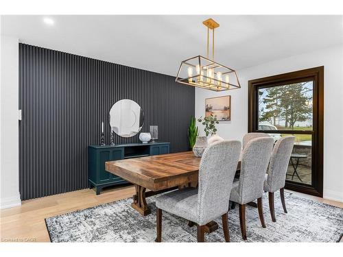 4344 No 1 Side Road, Burlington, ON - Indoor Photo Showing Dining Room