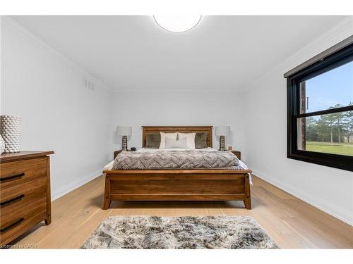 4344 No 1 Side Road, Burlington, ON - Indoor Photo Showing Bedroom