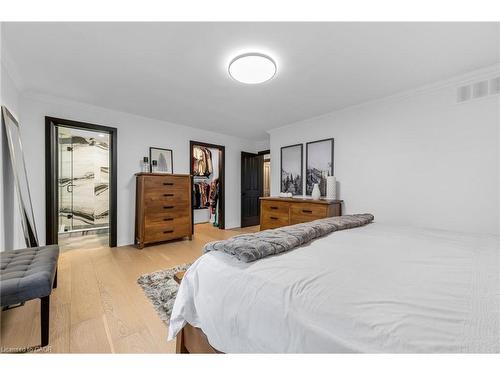 4344 No 1 Side Road, Burlington, ON - Indoor Photo Showing Bedroom