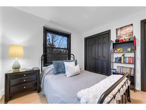 4344 No 1 Side Road, Burlington, ON - Indoor Photo Showing Bedroom