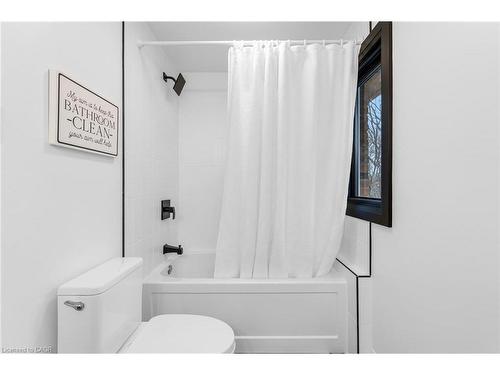 4344 No 1 Side Road, Burlington, ON - Indoor Photo Showing Bathroom