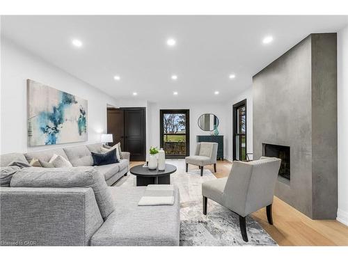 4344 No 1 Side Road, Burlington, ON - Indoor Photo Showing Living Room