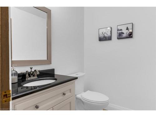 4344 No 1 Side Road, Burlington, ON - Indoor Photo Showing Bathroom