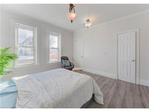 88 Wellington Street N, Kitchener, ON - Indoor Photo Showing Bedroom