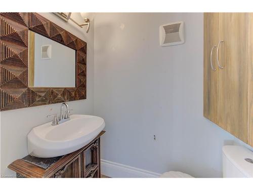 88 Wellington Street N, Kitchener, ON - Indoor Photo Showing Bathroom