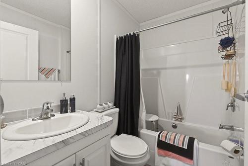 29 Hickory Hollow, Nanticoke, ON - Indoor Photo Showing Bathroom